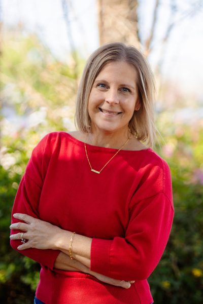 Donna Headshot cropped